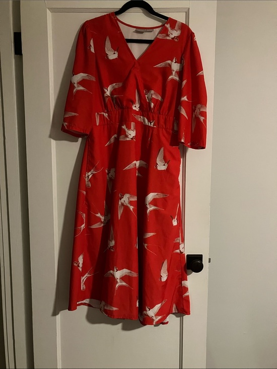 eshakti Dresses & Skirts - eshakti Red Bird-Print V-Neck Midi Dress